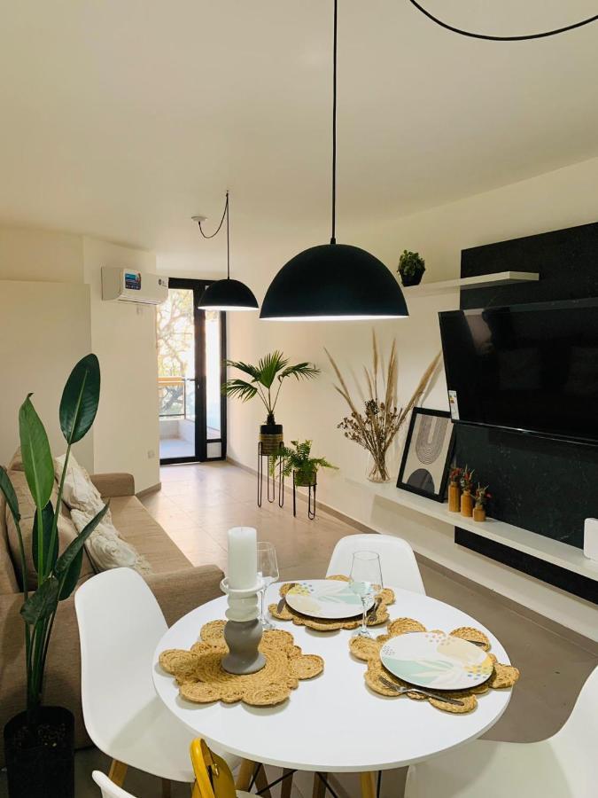 - Canada Apartment
