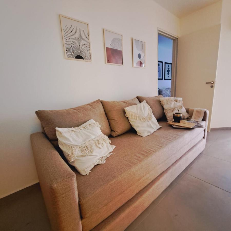 Apartment - Canada *